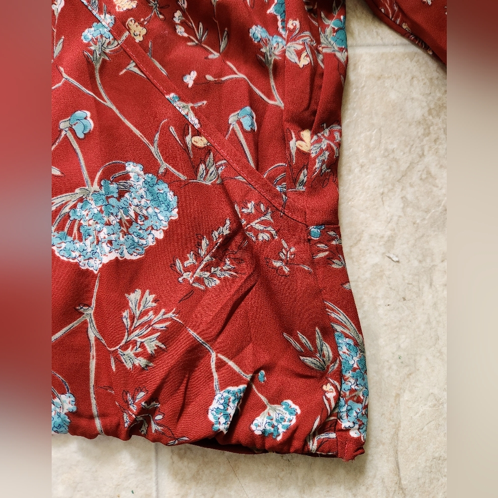 Sienna Sky Floral Bell Sleeve Blouse - Size Small - Picture 5 of 8